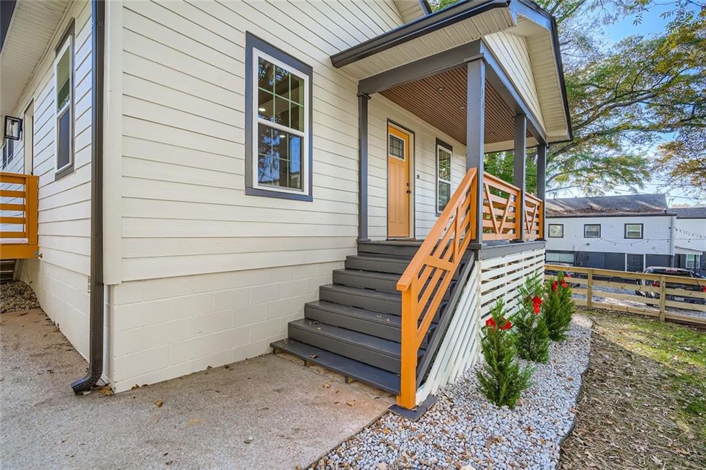 194 Dearborn Street Southeast Atlanta, GA 30317 - Photo 4 of 25 a view of a house with backyard and deck