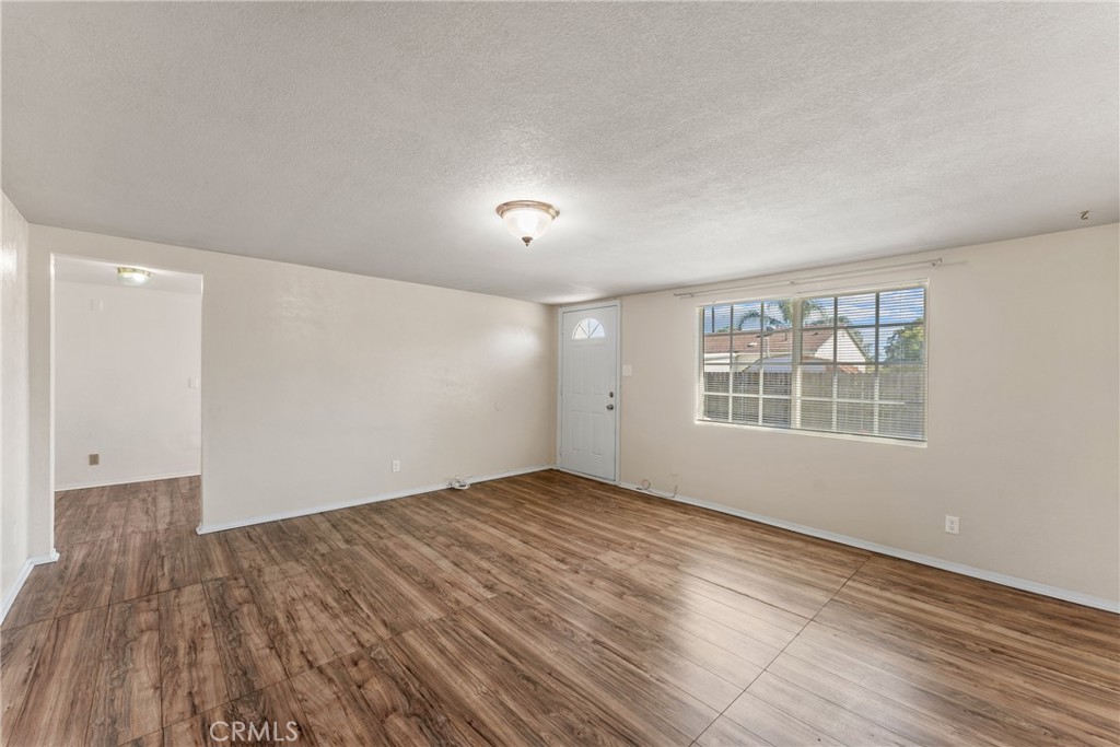 533 Jackson Street Colton, CA 92324 - Photo 2 of 31 Unit A-Living room