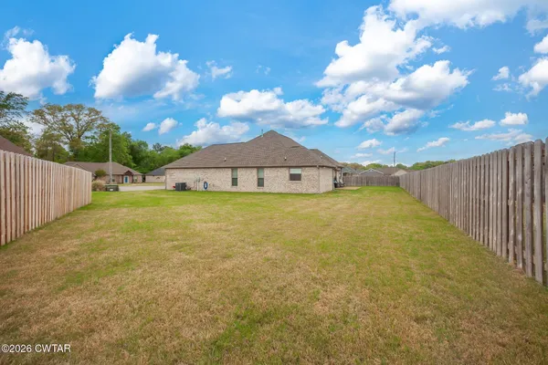 $339,900 | 86 White Birch Drive, Jackson, TN 38305