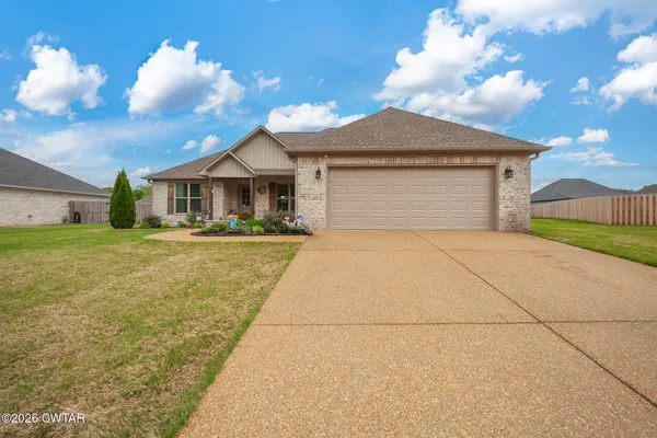 $339,900 | 86 White Birch Drive, Jackson, TN 38305