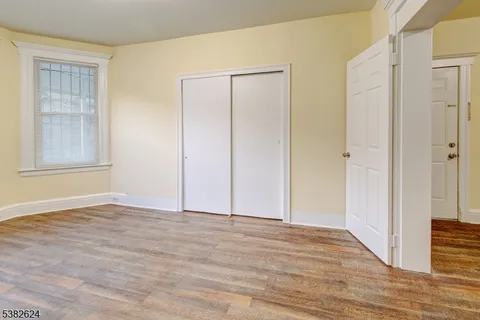 $2,300 | 178 North 16th Street, Unit 1, East Orange, NJ 07017