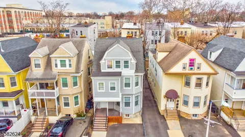 $2,300 | 178 North 16th Street, Unit 1, East Orange, NJ 07017