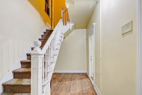 $2,300 | 178 North 16th Street, Unit 1, East Orange, NJ 07017