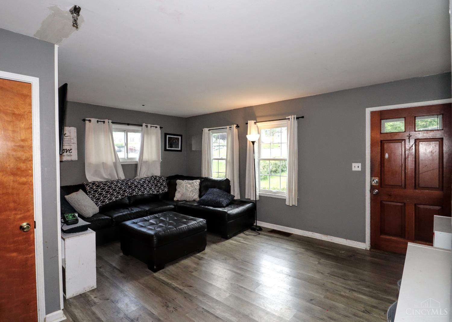 5642 Leumas Road Cincinnati, OH 45239 - Photo 13 of 51