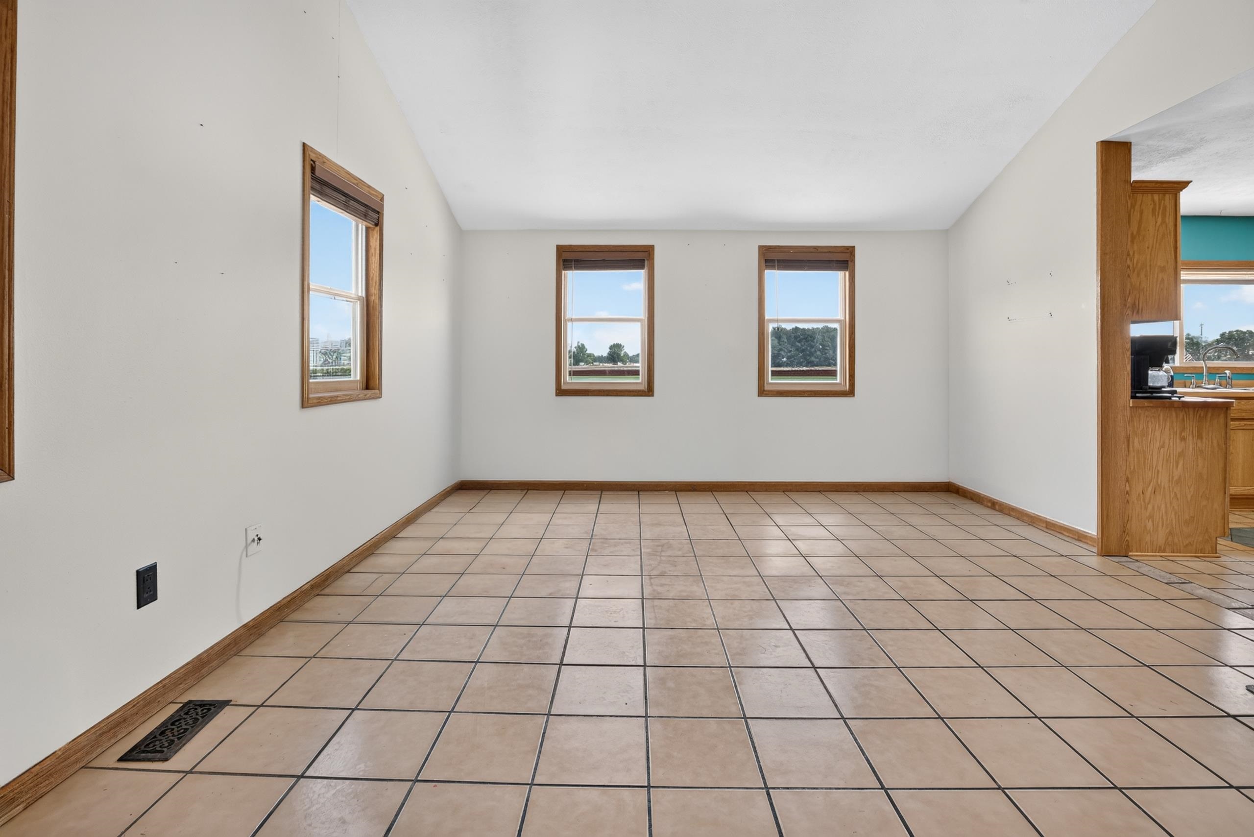4395 South Grove Road St. Johns, MI 48879 - Photo 17 of 84