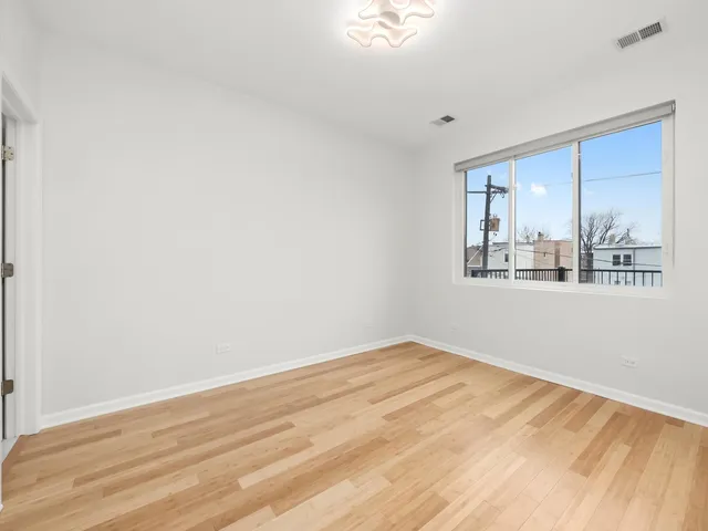 $989,000 | 1336 North Hamlin Avenue, Chicago, IL 60651