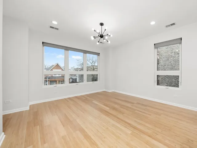 $989,000 | 1336 North Hamlin Avenue, Chicago, IL 60651