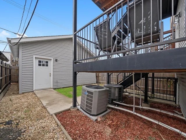 $989,000 | 1336 North Hamlin Avenue, Chicago, IL 60651