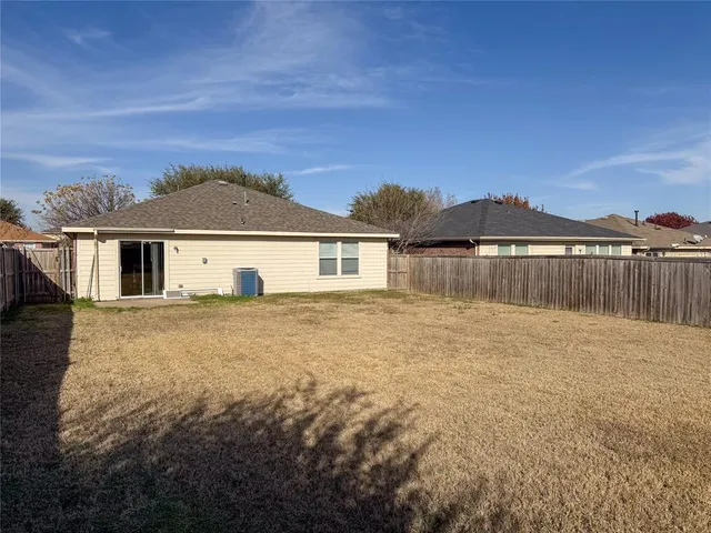 $1,500 | 3412 Portsmouth Place, Sherman, TX 75092