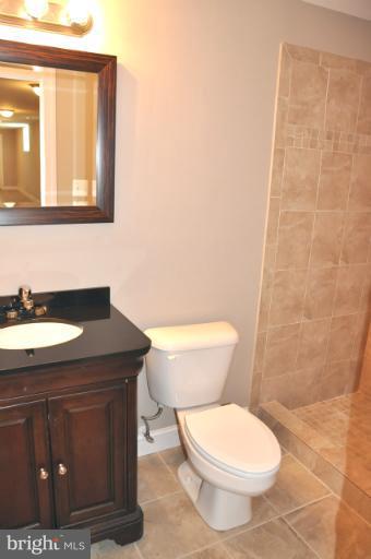 16940 Livingston Road Accokeek, MD 20607 - Photo 8 of 20 Bath