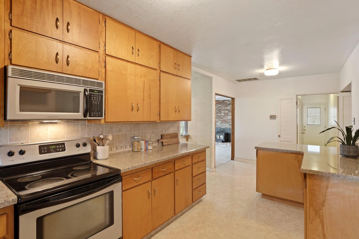 5219 Solari Ranch Road Stockton, CA 95215 - Photo 16 of 82