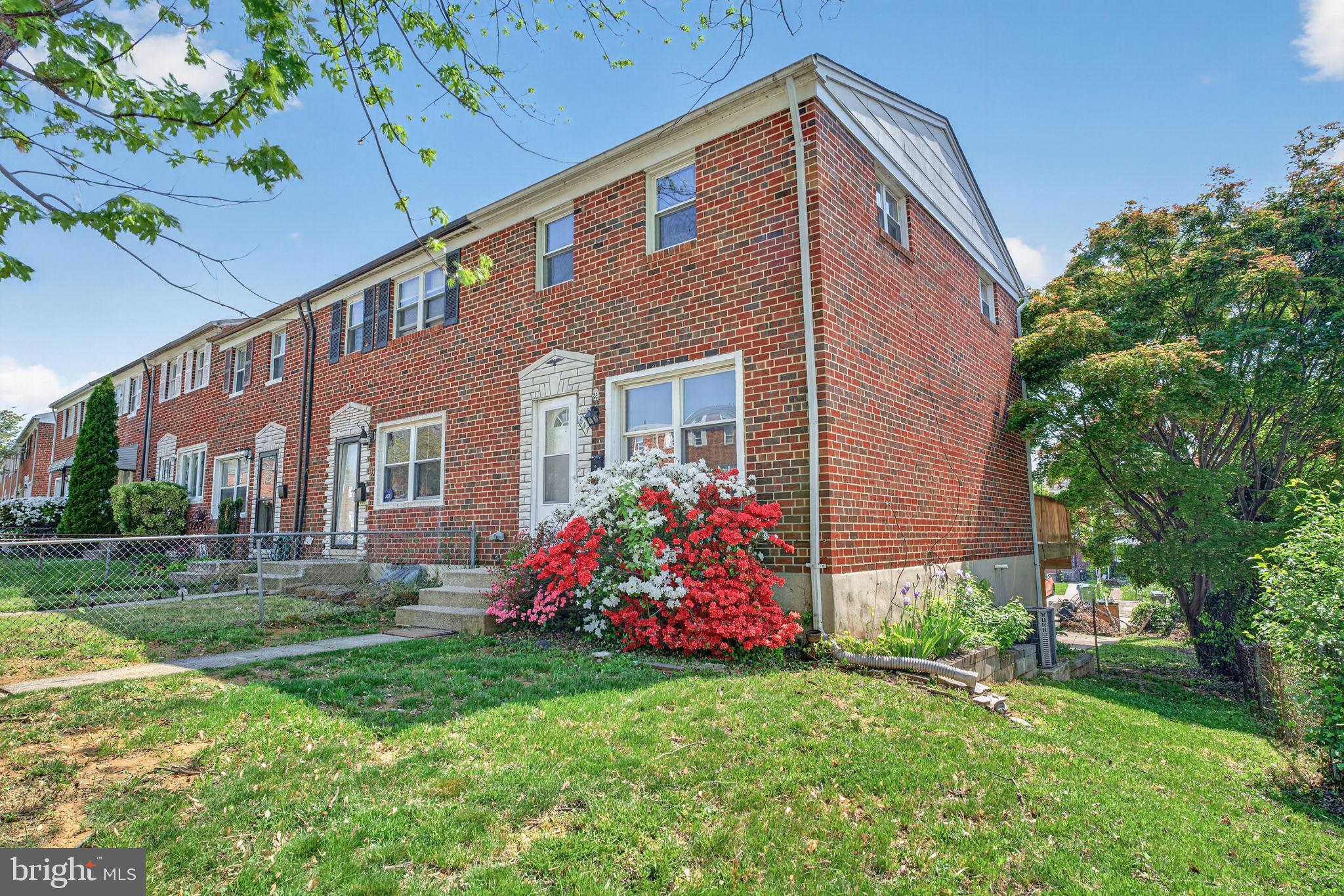 647 Charraway Road Baltimore, MD 21229 - Photo 3 of 45