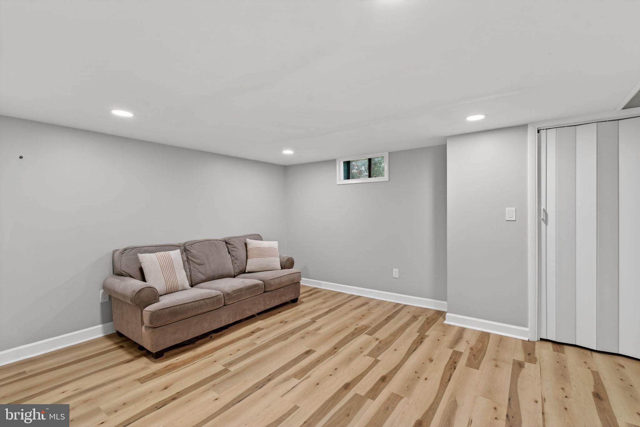 647 Charraway Road Baltimore, MD 21229 - Photo 32 of 45