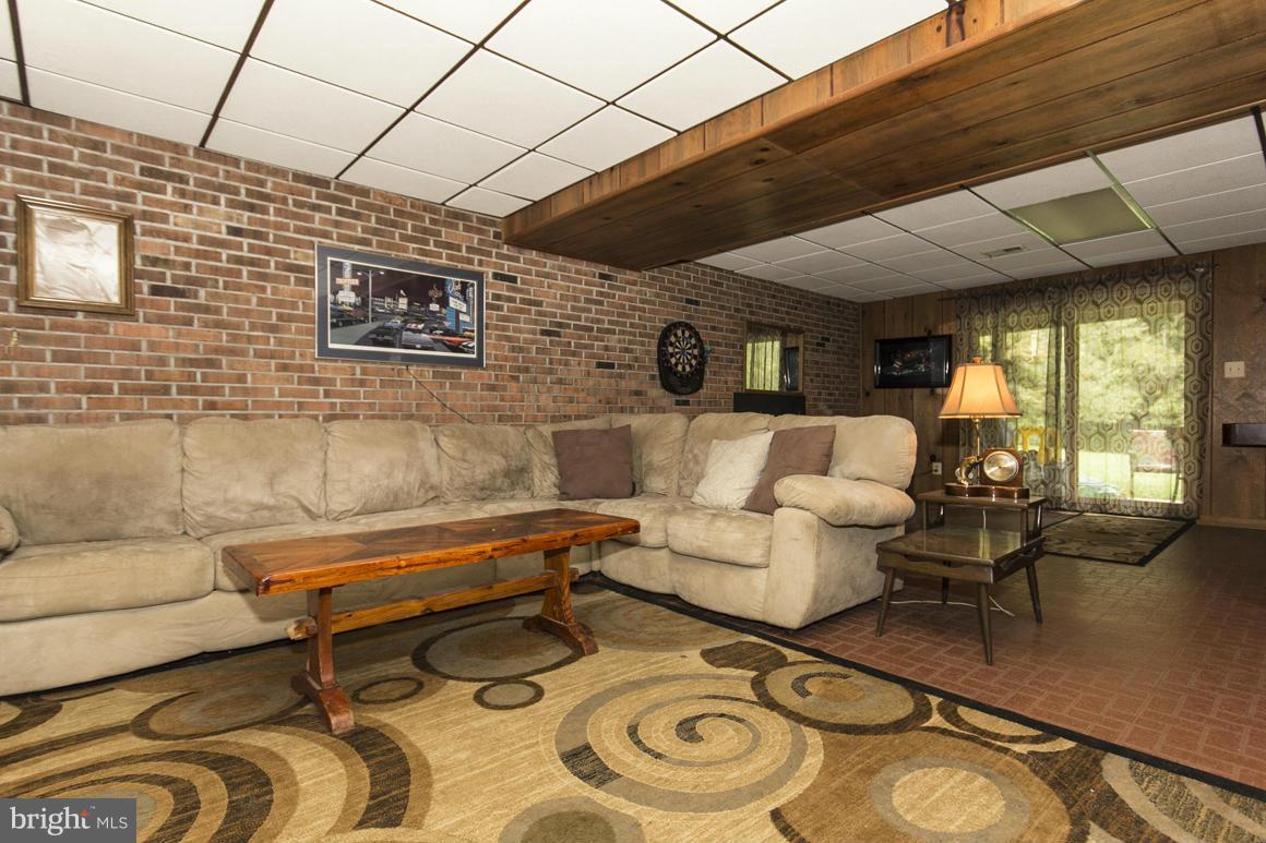 8027 Yellowstone Road Kingsville, MD 21087 - Photo 22 of 29 Family Room