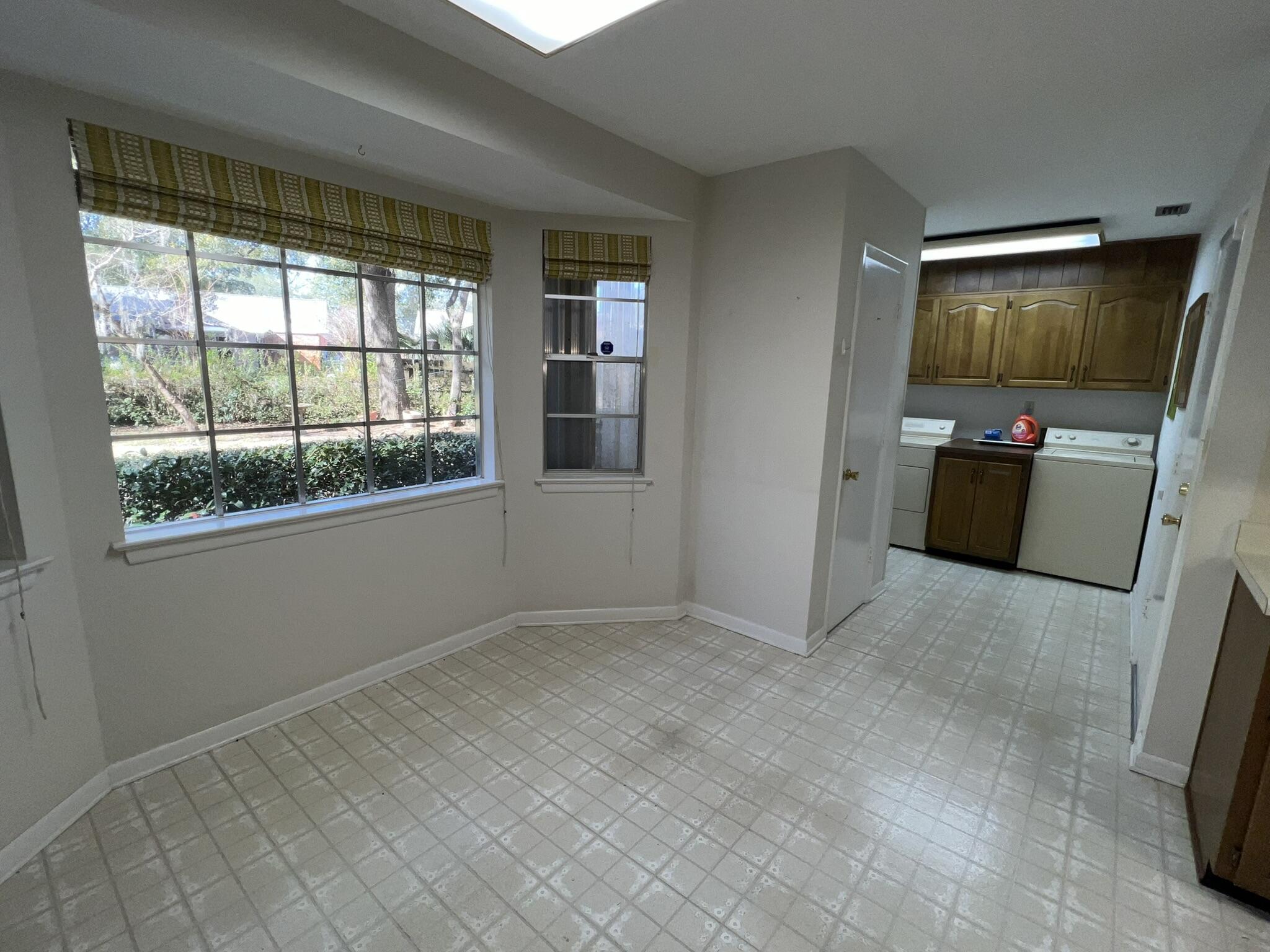 18 Sherwood Road Northwest Fort Walton Beach, FL 32547 - Photo 16 of 49 a view of livingroom with flat screen tv