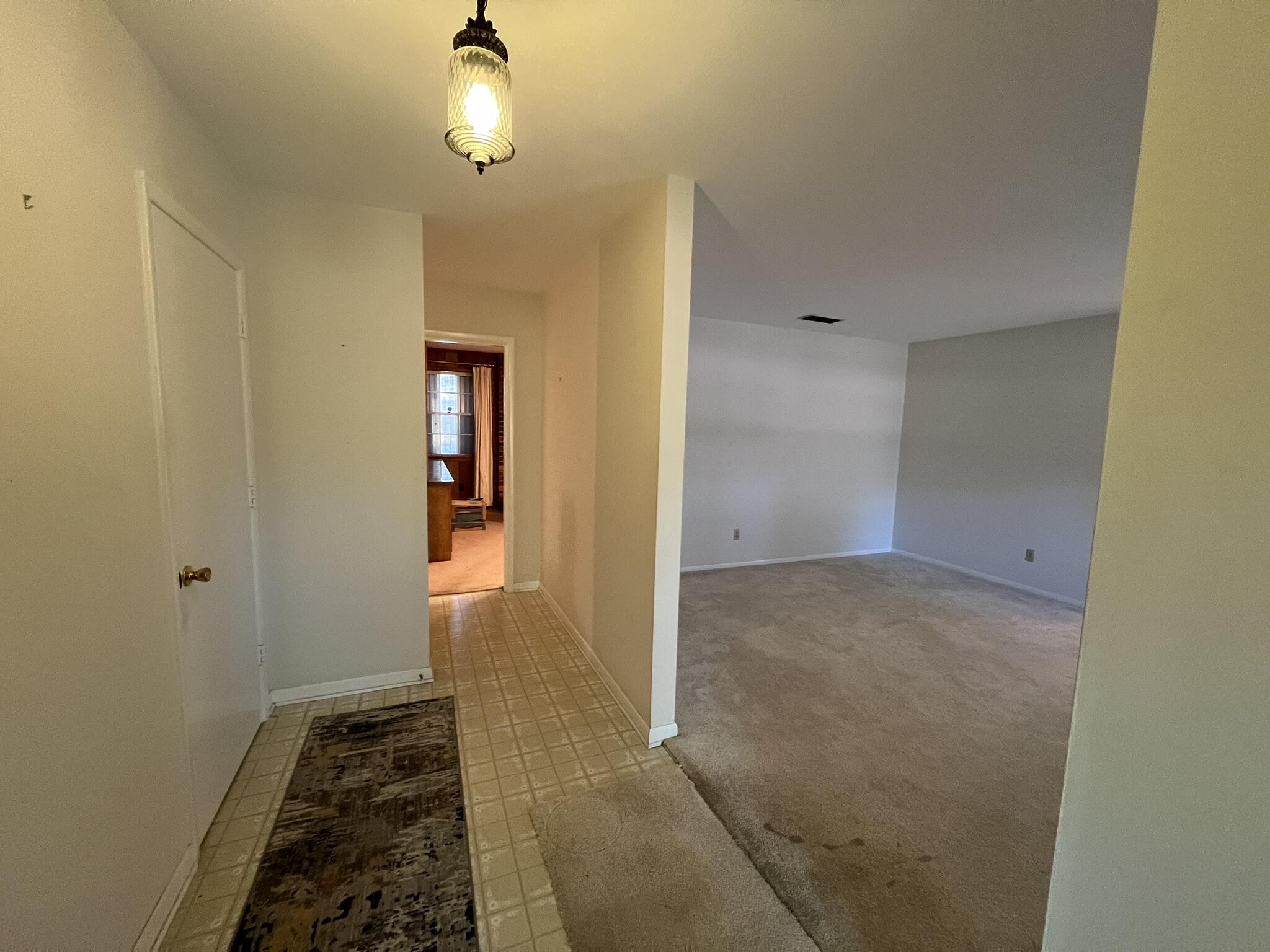 18 Sherwood Road Northwest Fort Walton Beach, FL 32547 - Photo 2 of 49 a view of hallway with wooden floor