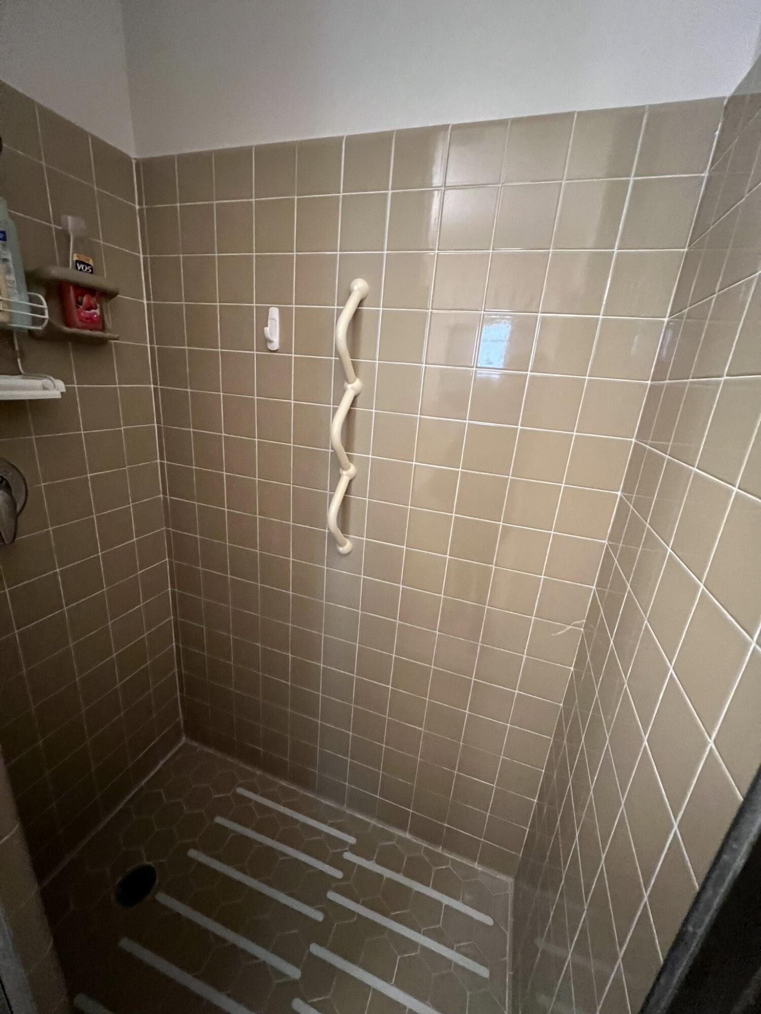 18 Sherwood Road Northwest Fort Walton Beach, FL 32547 - Photo 25 of 49 a bathroom with a shower