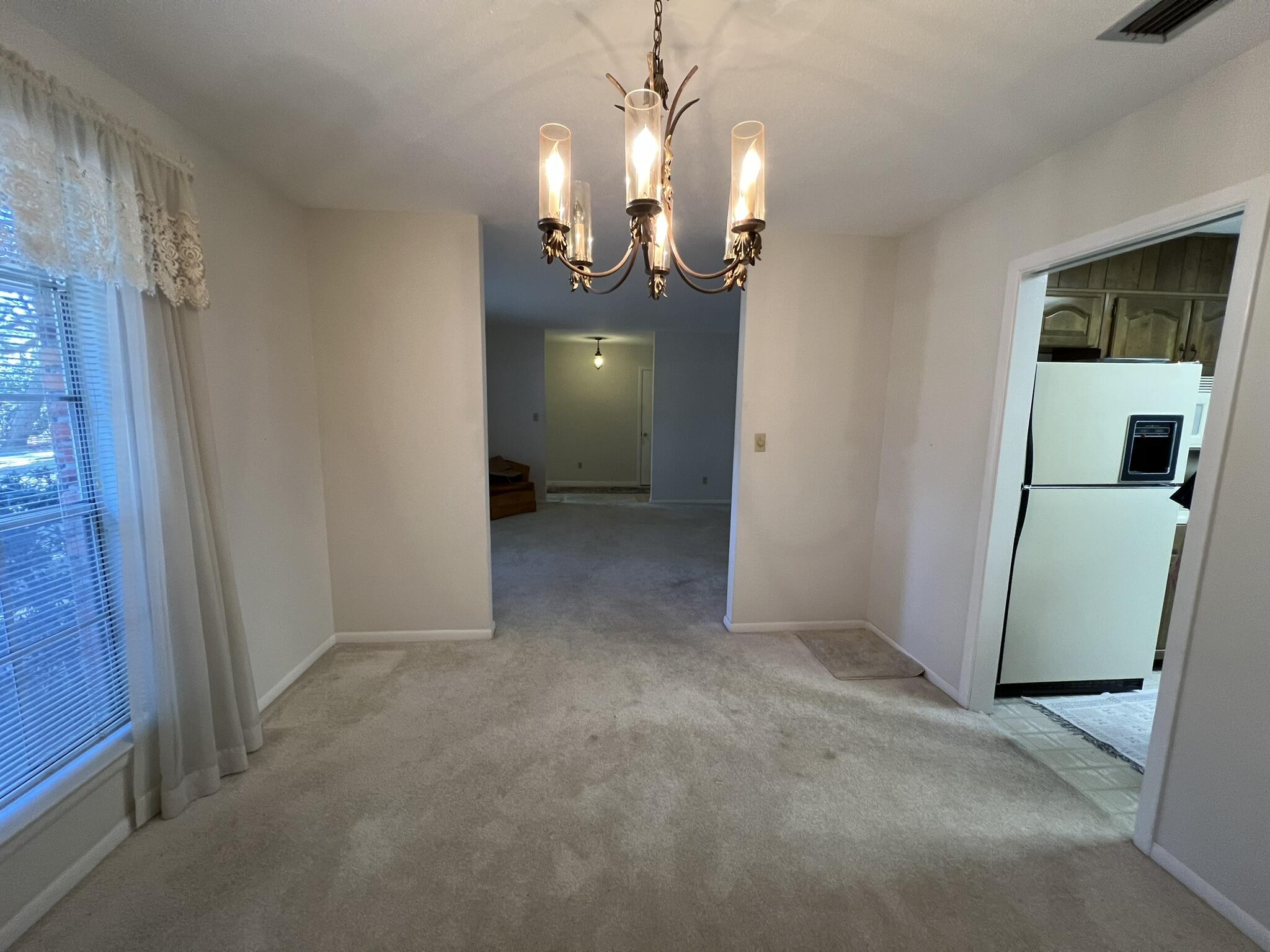 18 Sherwood Road Northwest Fort Walton Beach, FL 32547 - Photo 5 of 49 en view interior of the house and window