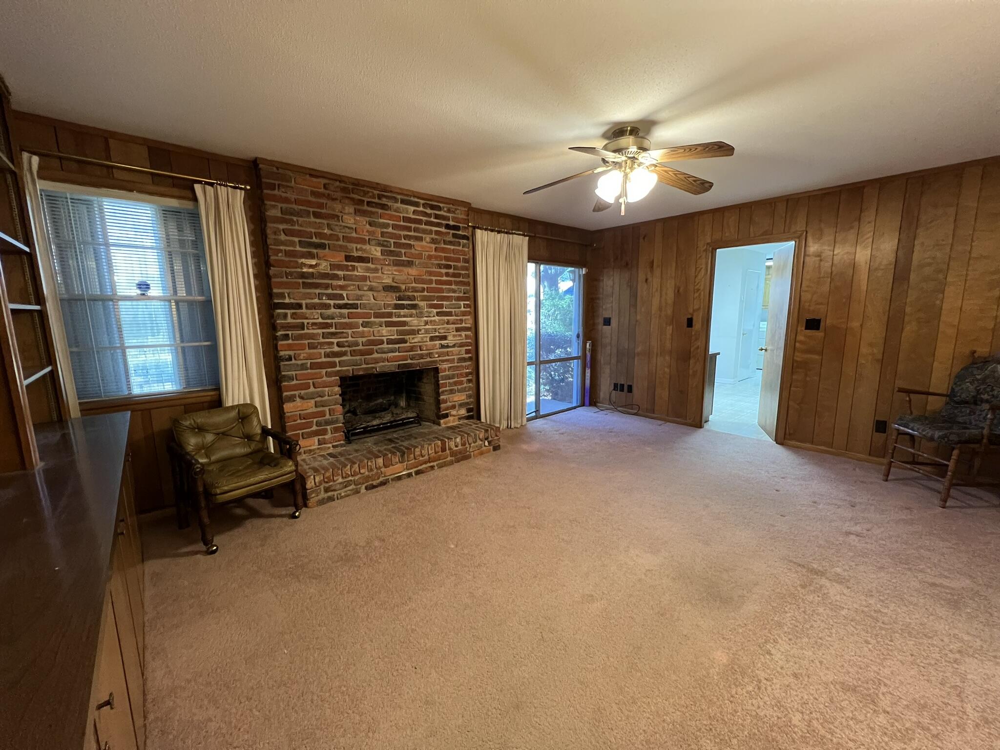 18 Sherwood Road Northwest Fort Walton Beach, FL 32547 - Photo 7 of 49 a view of a livingroom with a fireplace