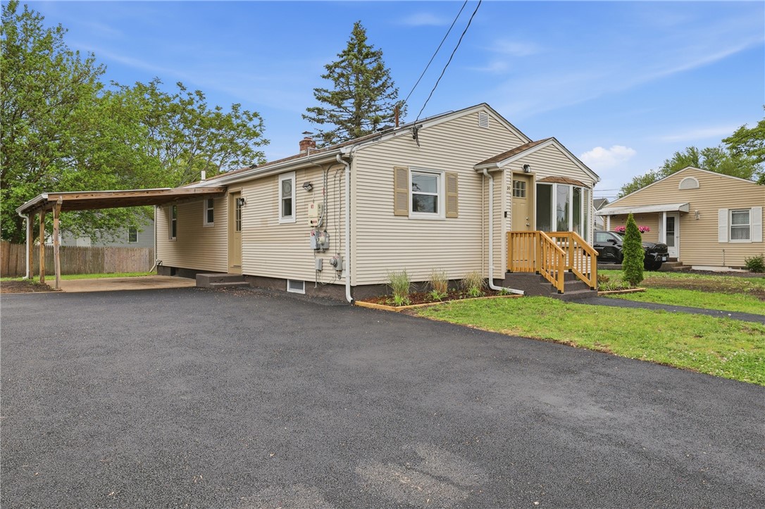 50 Prentice Avenue Pawtucket, RI 02860 - Photo 2 of 21