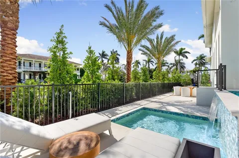 $10,995,000 | 581 14th Avenue South, Naples, FL 34102
