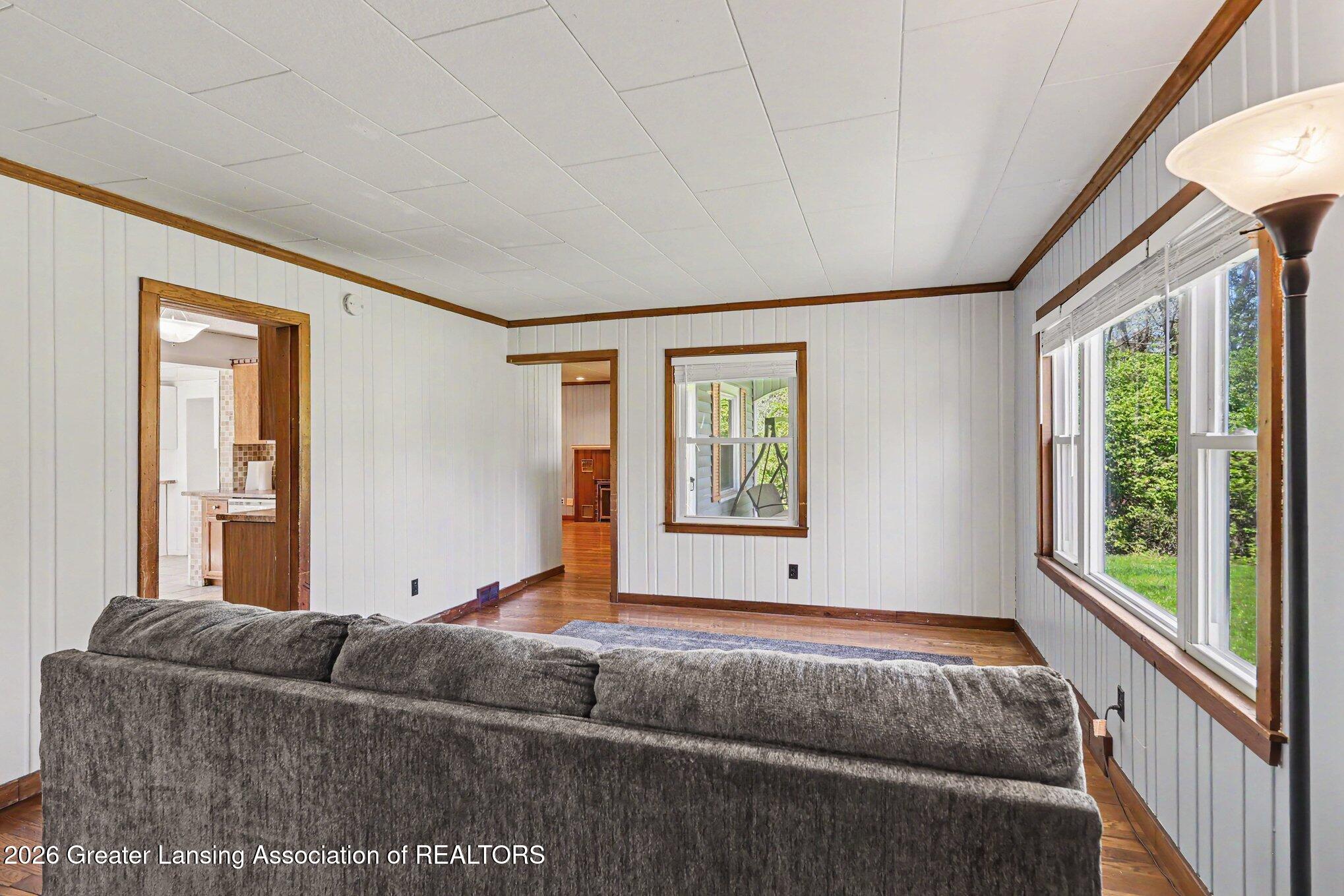 2379 Mt Hope Road Okemos, MI 48864 - Photo 5 of 29 005_file_4234