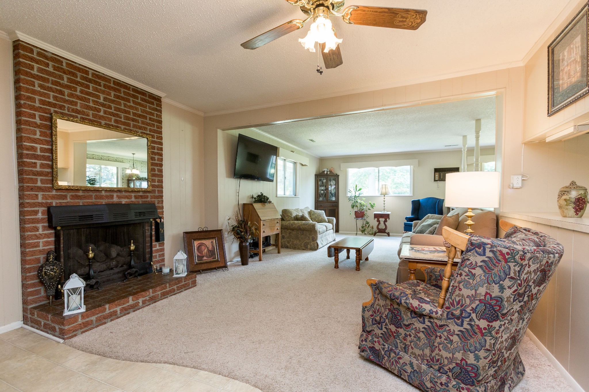5101 New Chapel Road Springfield, TN 37172 - Photo 14 of 41 a living room with furniture and a fireplace