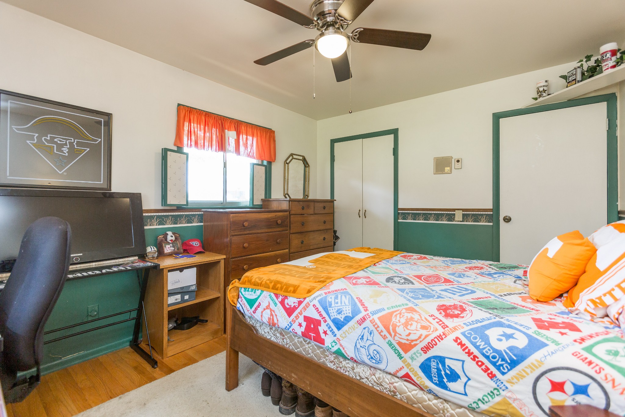 5101 New Chapel Road Springfield, TN 37172 - Photo 24 of 41 a bedroom with a bed and a desk