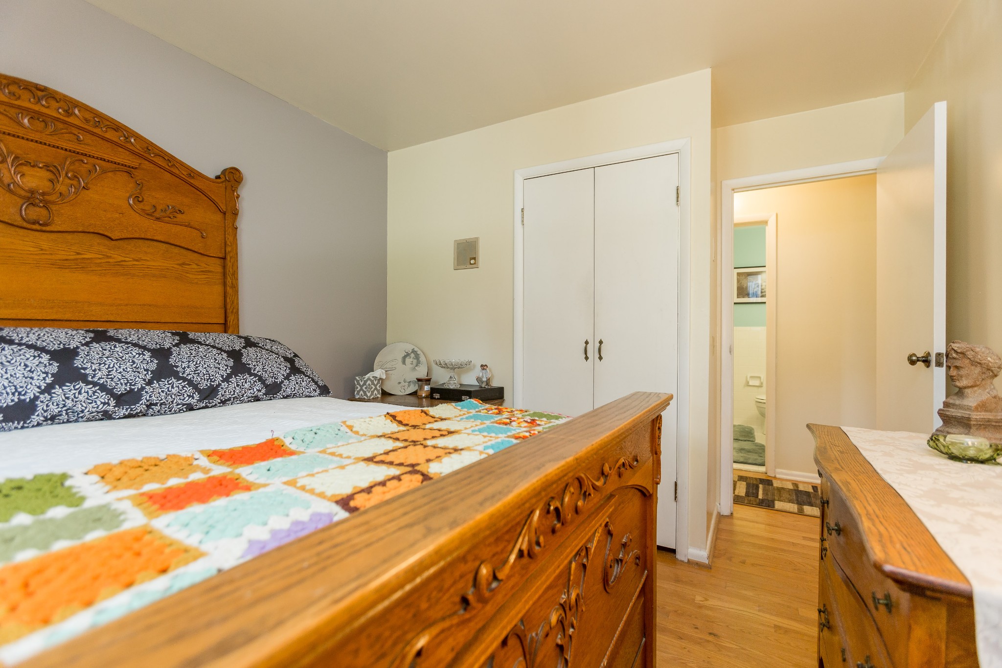 5101 New Chapel Road Springfield, TN 37172 - Photo 30 of 41 a bedroom with a bed and a couch