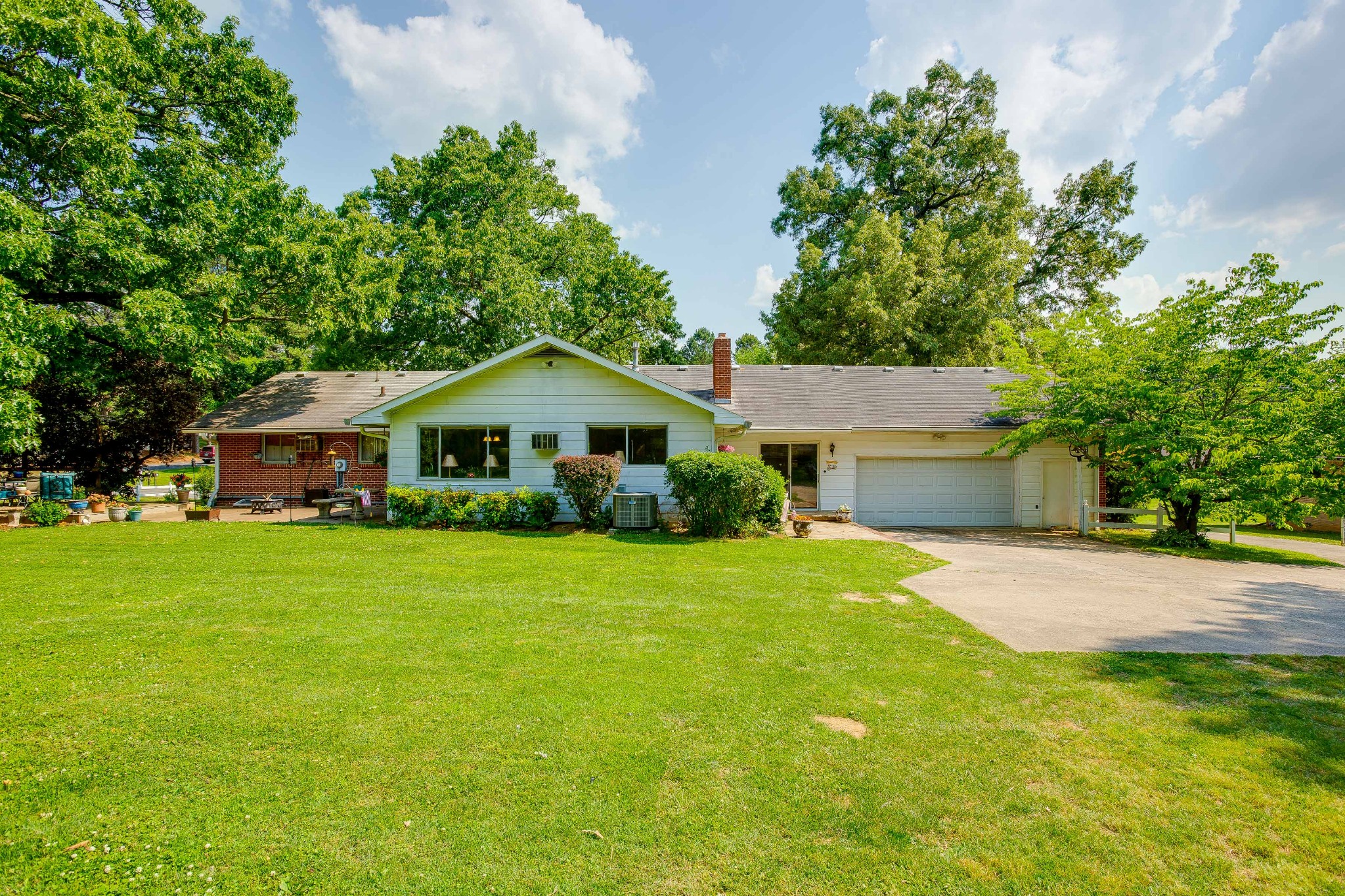5101 New Chapel Road Springfield, TN 37172 - Photo 37 of 41 a front view of house with yard and green space