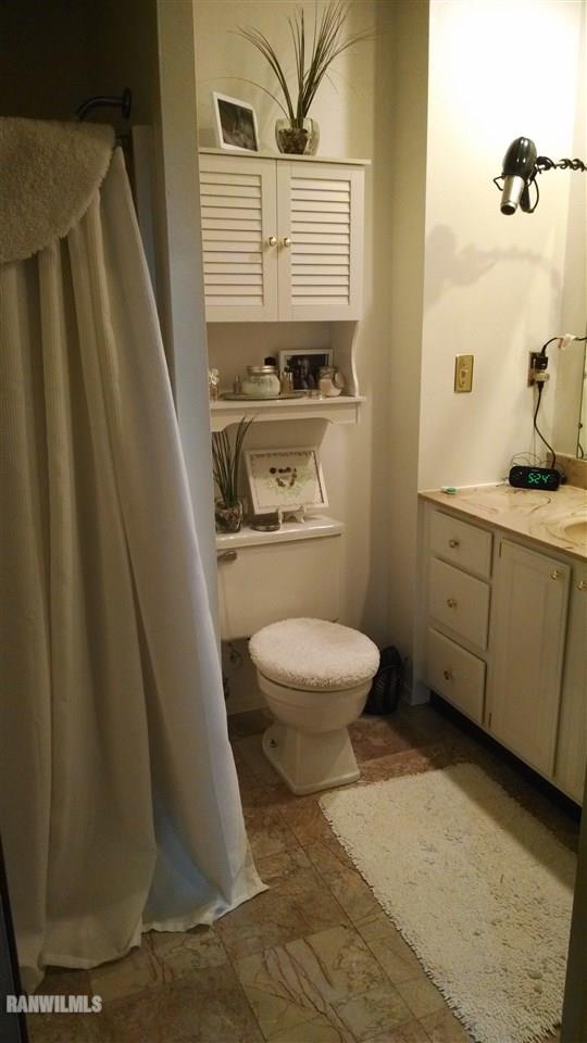 2113 Bedford Road Freeport, IL 61032 - Photo 12 of 24 Gallery Image 12