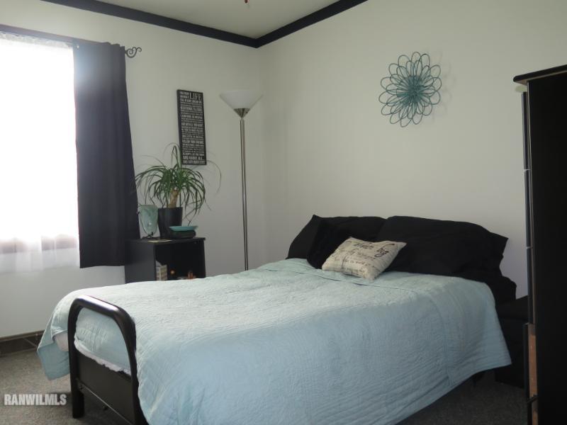 2113 Bedford Road Freeport, IL 61032 - Photo 14 of 24 Gallery Image 14