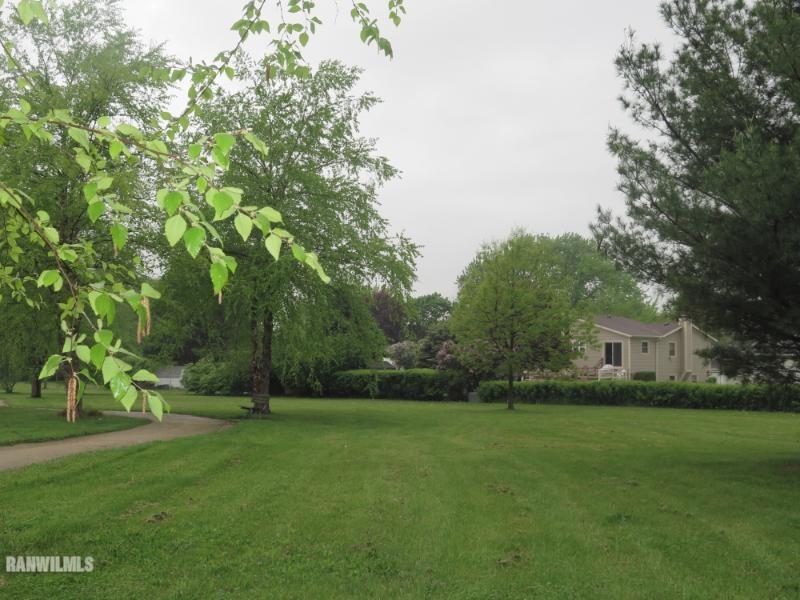 2113 Bedford Road Freeport, IL 61032 - Photo 24 of 24 Gallery Image 24