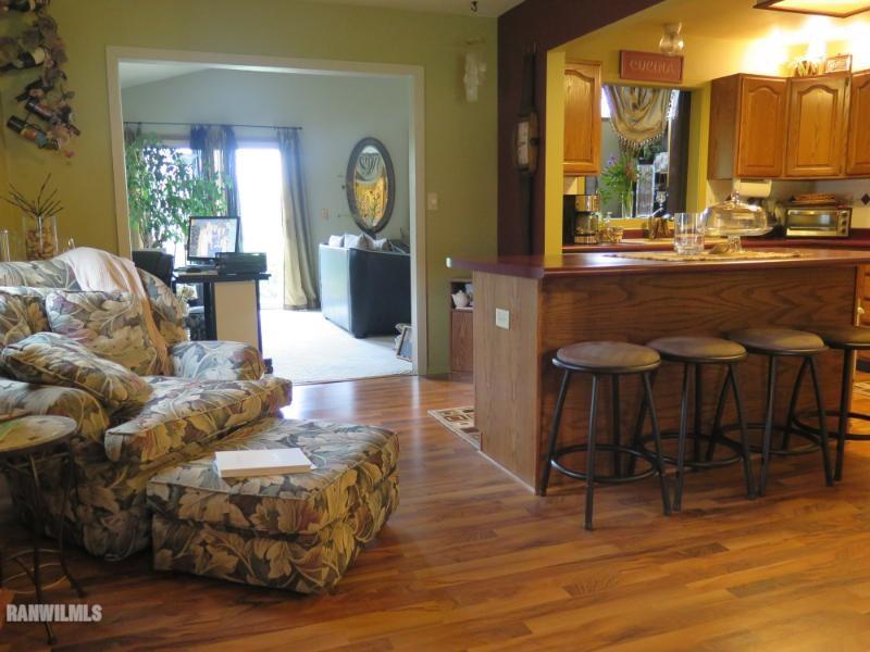 2113 Bedford Road Freeport, IL 61032 - Photo 6 of 24 Gallery Image 6