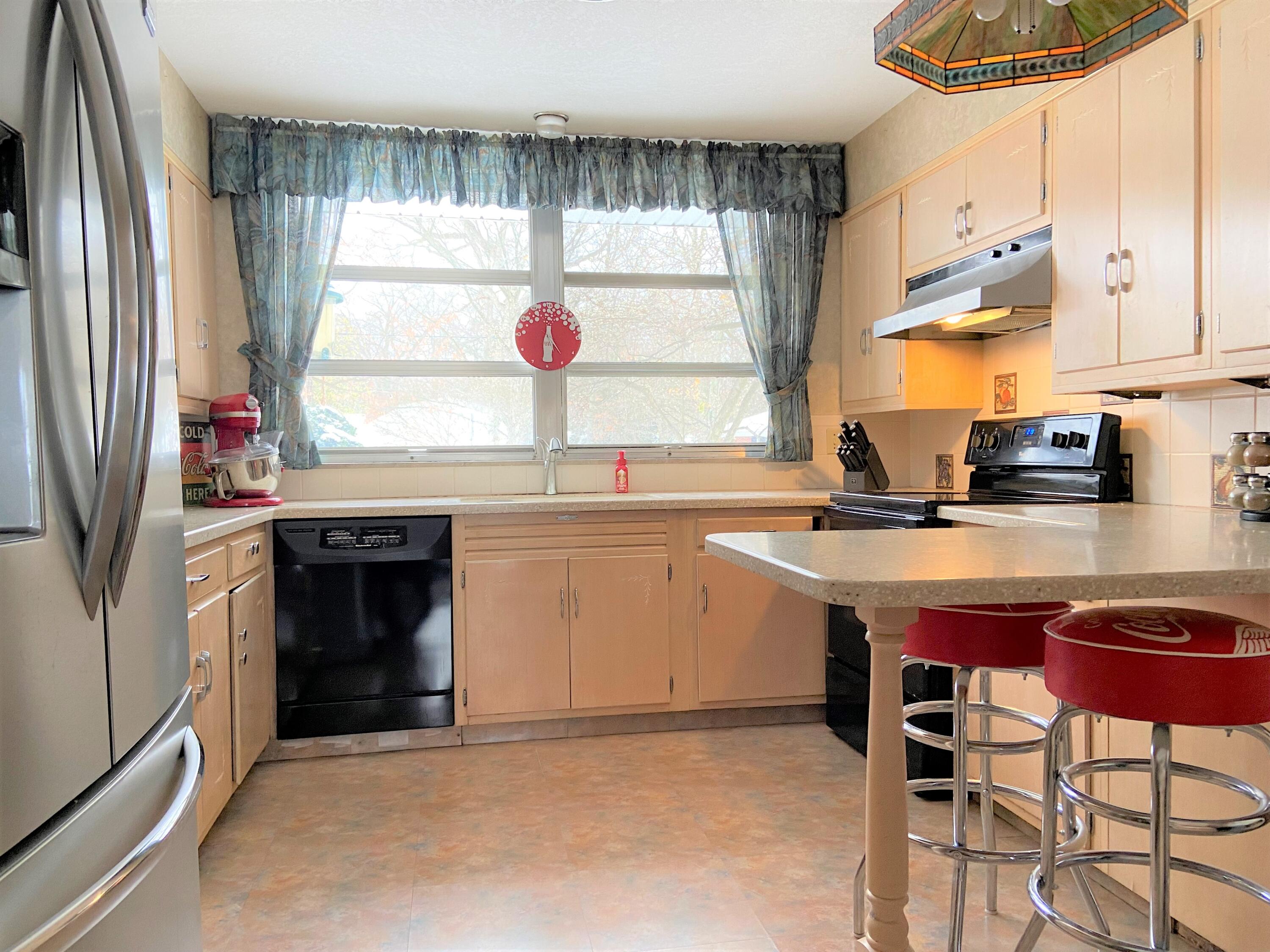 3846 Highgate Road Norton Shores, MI 49441 - Photo 5 of 33 3846 Highgate Rd, Muskegon (9)