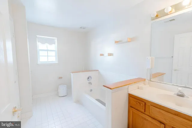 $615,000 | 6197 Oaklawn Lane, Woodbridge, VA 22193