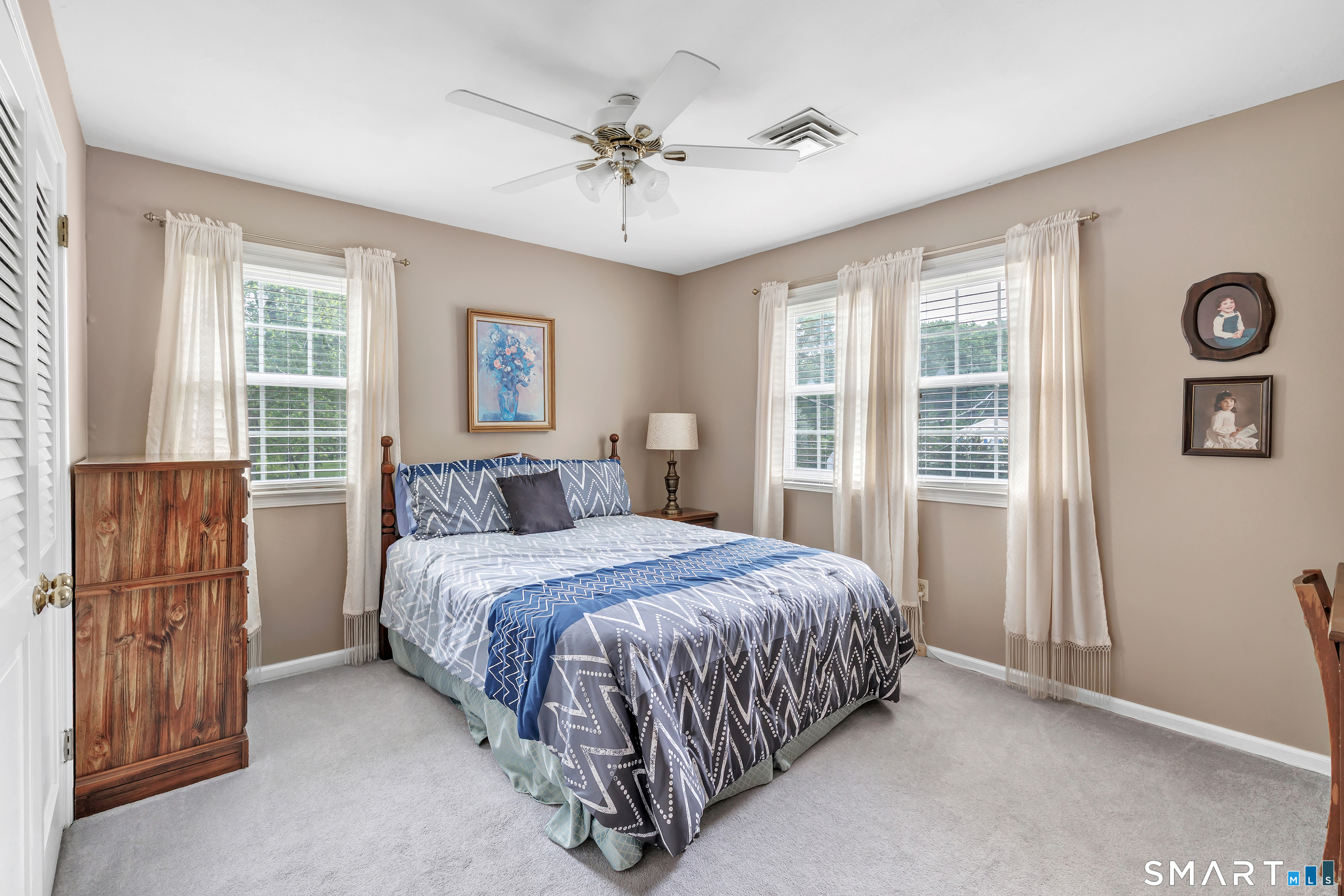 460 Stonehouse Road Trumbull, CT 06611 - Photo 15 of 25
