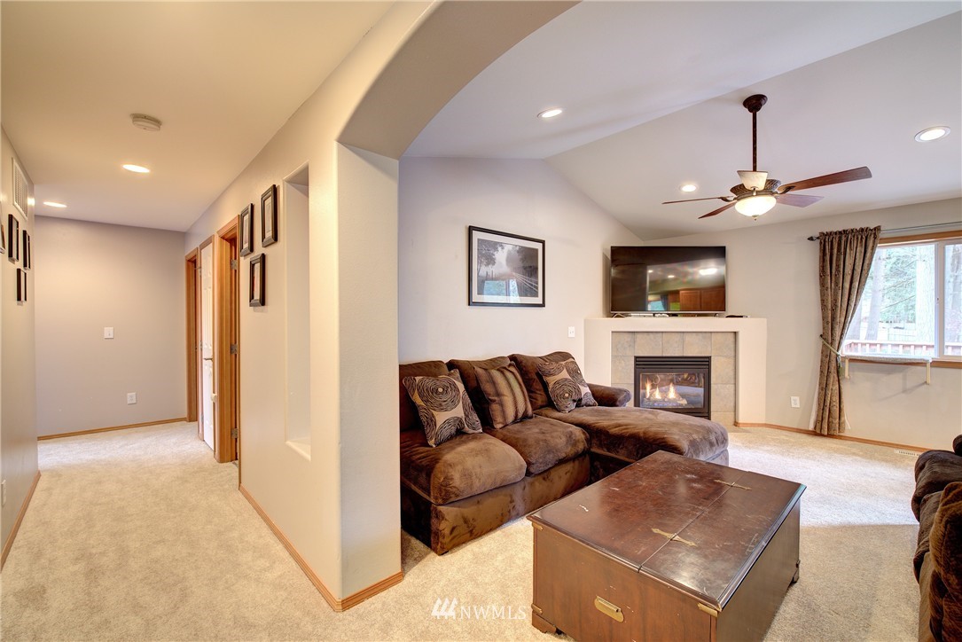 31 South Bellflower Road Bothell, WA 98012 - Photo 3 of 25