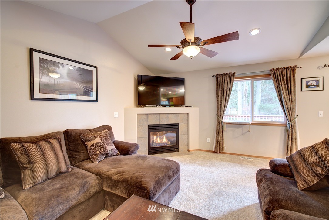 31 South Bellflower Road Bothell, WA 98012 - Photo 4 of 25