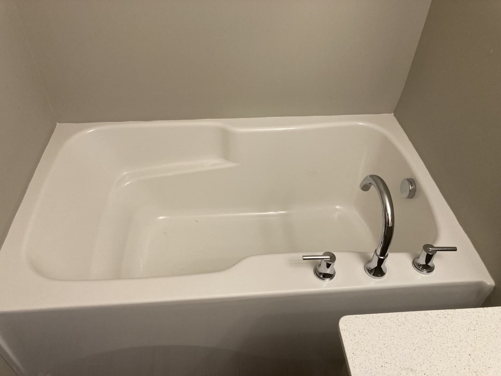 3526 Learning Lane Murfreesboro, TN 37128 - Photo 10 of 15 a close view of a bathtub in a bathroom