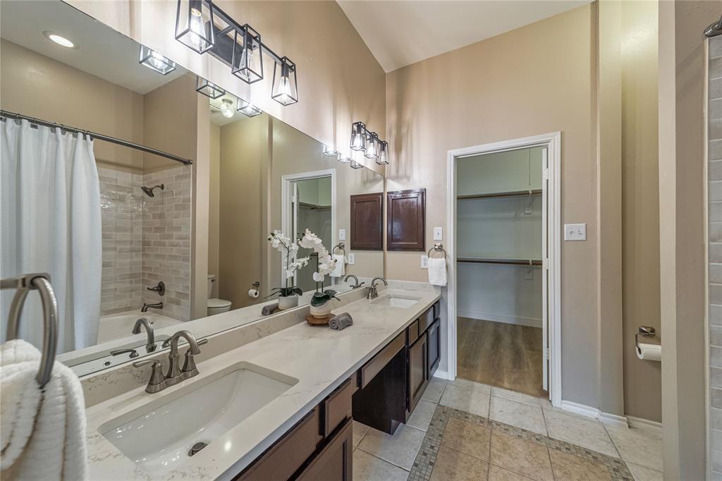 2036 Signal Ridge Place Rockwall, TX 75032 - Photo 15 of 28 Double Vanity