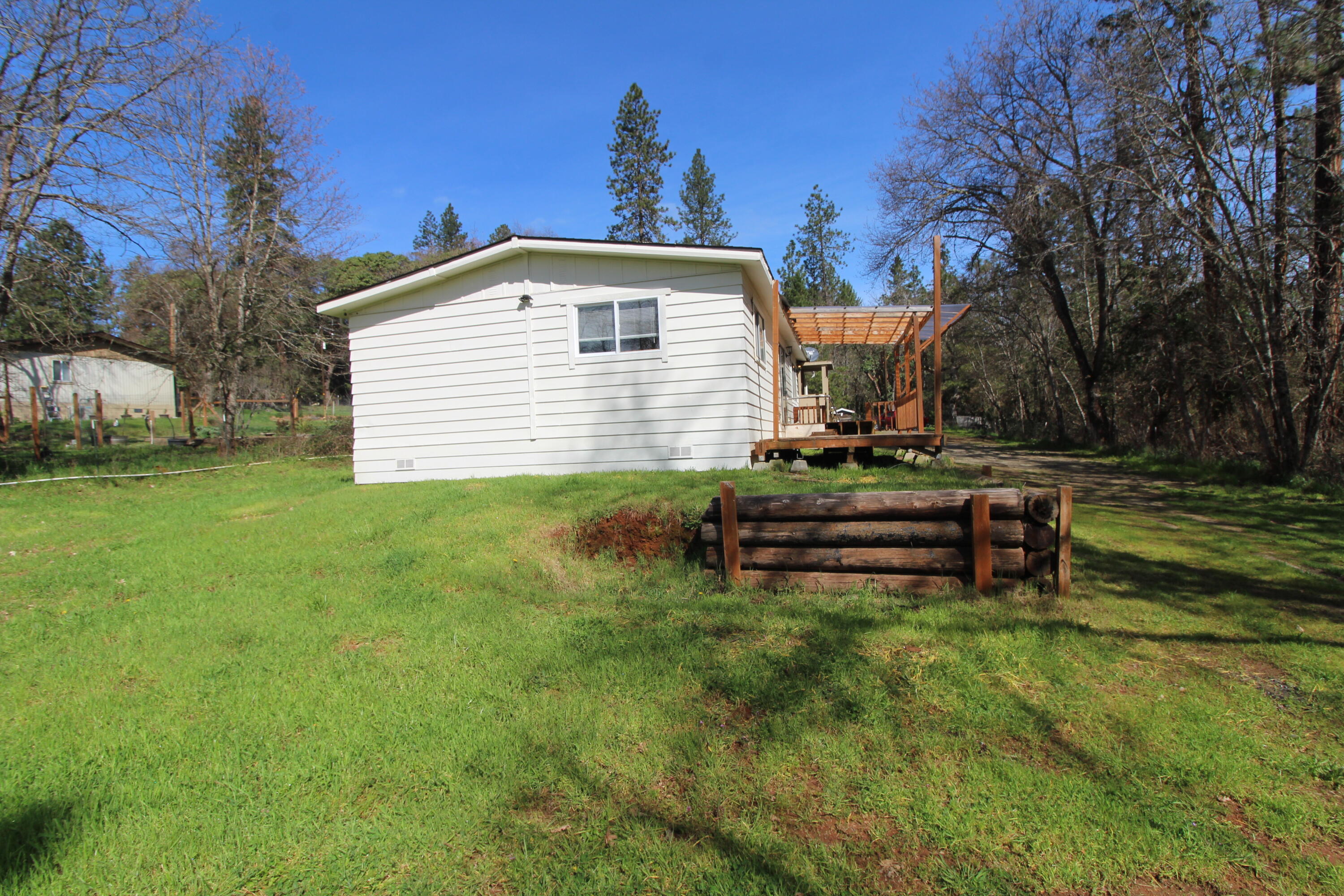 355 Verde Lane Merlin, OR 97532 - Photo 29 of 38 IMG_1932