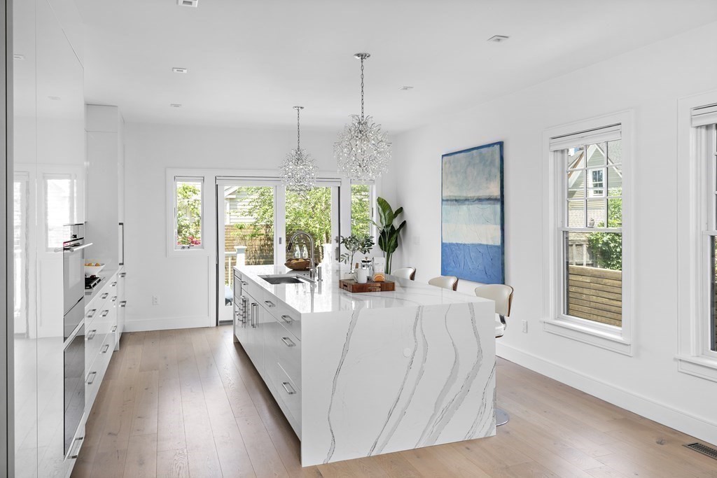 19 Rockingham Street, Unit 19 Cambridge, MA 02139 - Photo 11 of 33