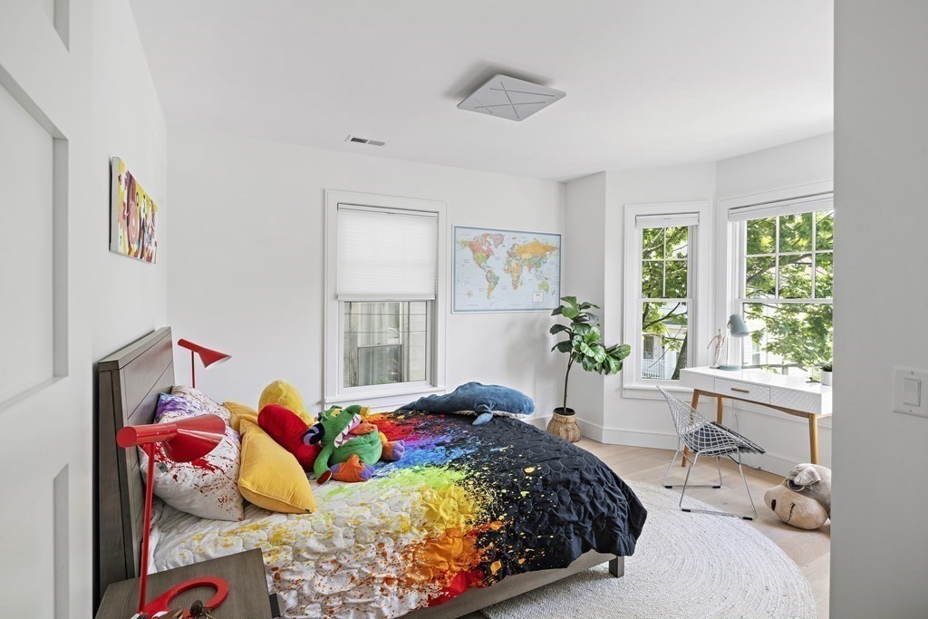 19 Rockingham Street, Unit 19 Cambridge, MA 02139 - Photo 17 of 33