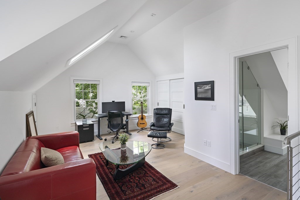 19 Rockingham Street, Unit 19 Cambridge, MA 02139 - Photo 19 of 33