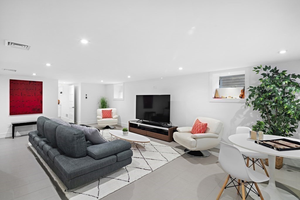 19 Rockingham Street, Unit 19 Cambridge, MA 02139 - Photo 22 of 33