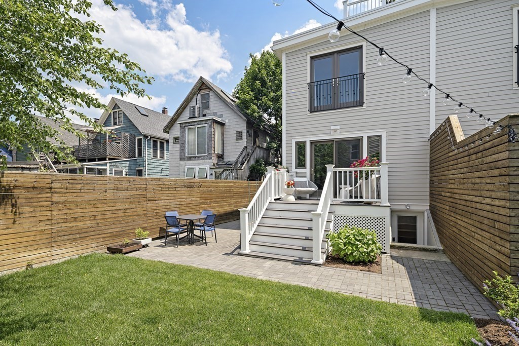 19 Rockingham Street, Unit 19 Cambridge, MA 02139 - Photo 29 of 33