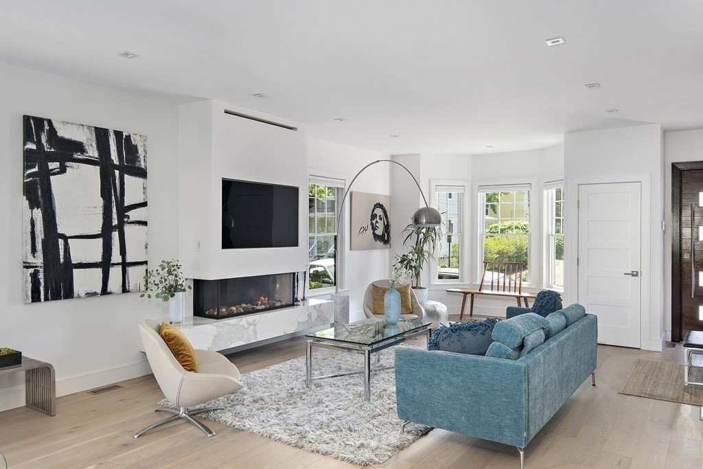 19 Rockingham Street, Unit 19 Cambridge, MA 02139 - Photo 7 of 33