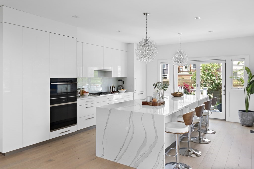 19 Rockingham Street, Unit 19 Cambridge, MA 02139 - Photo 10 of 33