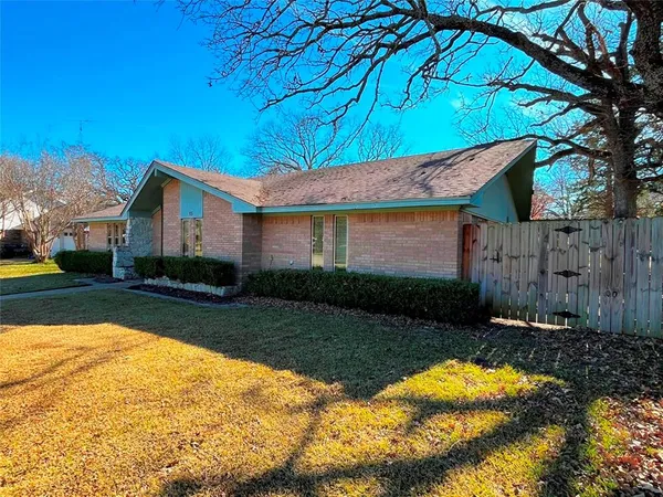 $170,000 | 15 Post Oak Trail, Greenville, TX 75402